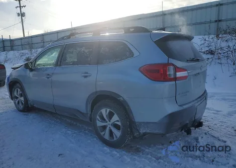 2019 Subaru Ascent Premium z USA, uszkodzony, nr VIN 4S4WMACD6K3444953